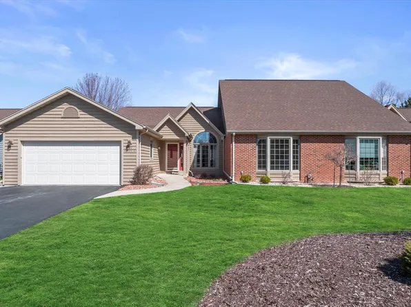 N19W26514 Milkweed LANE #A, Pewaukee, WI 53072