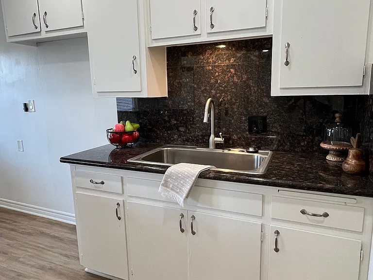Pinecrest Apartments — Photo 12