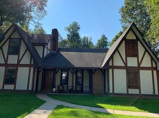 332 Cedar Dr, Columbus, MS 39705