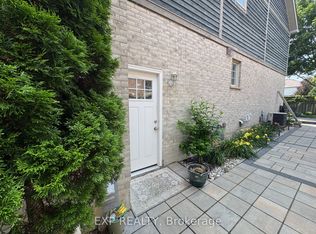5294 Russell View Rd, Mississauga, ON L5M 5W1