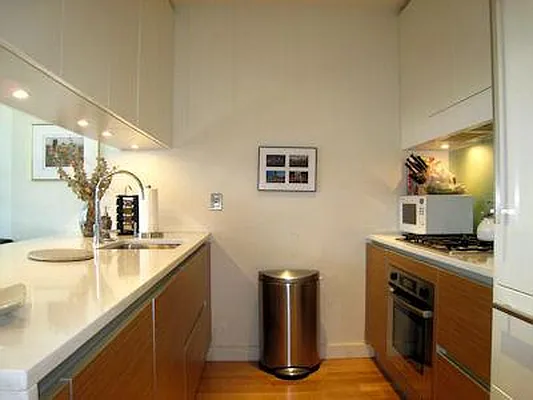 Rented by R New York | media 28