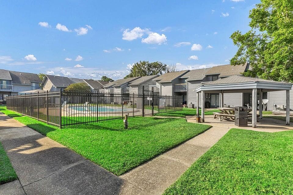 1st image of 1325 Greendale Ave Unit 3