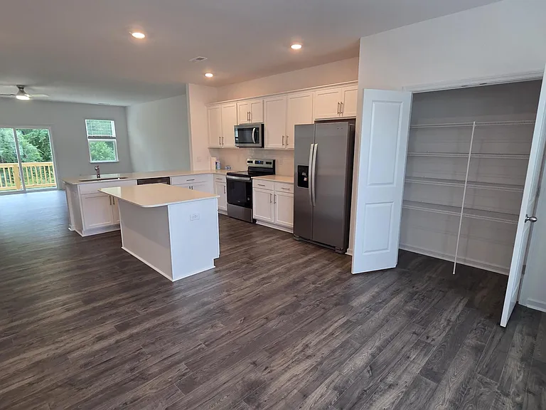 803 Lucky Clover Way — Photo 6