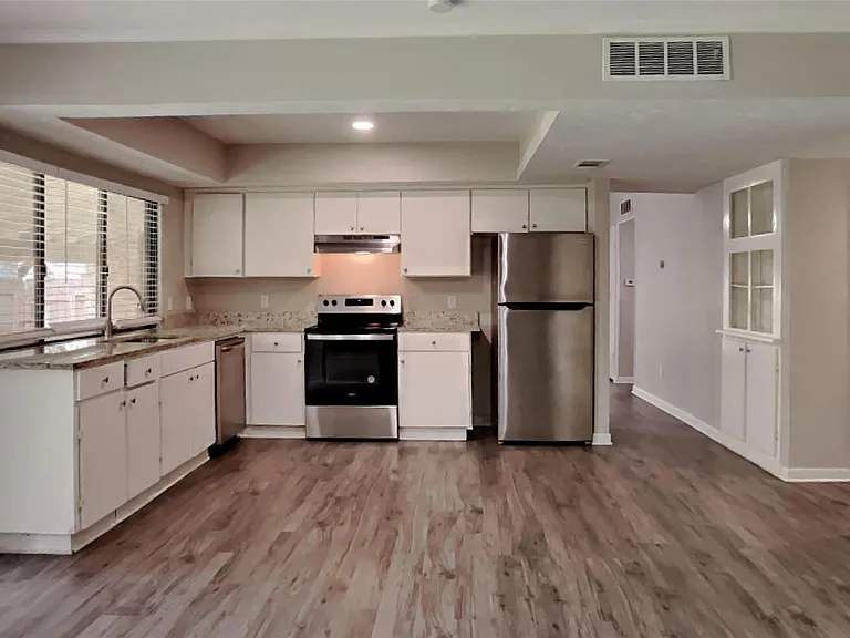 2102 Turtle Creek Dr — Photo 5