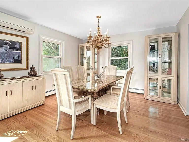 28 Beechwood Ave — Photo 4