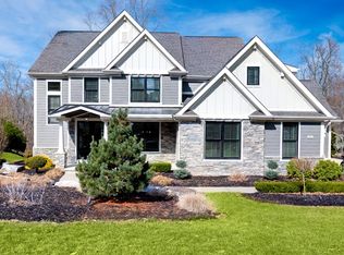 143 Lynwood Dr, Evans City, PA 16033