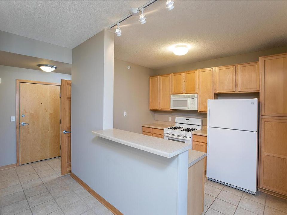 1st image of 2566 Ellis Ave APT 407