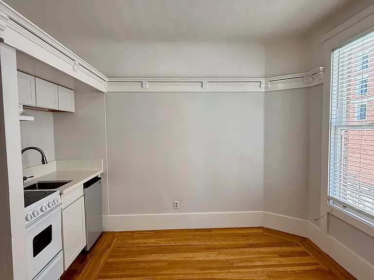 542 Mason Street — Photo 4