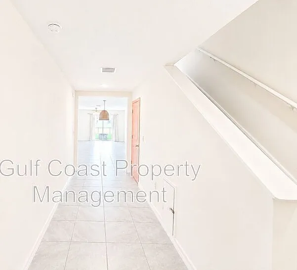 10219 Charlotte Dr — Photo 3