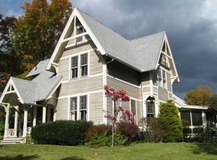 12 Main St, Newtown, CT 06470