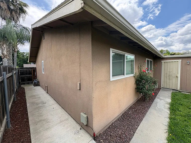 1927 S Julieann Ct — Photo 32