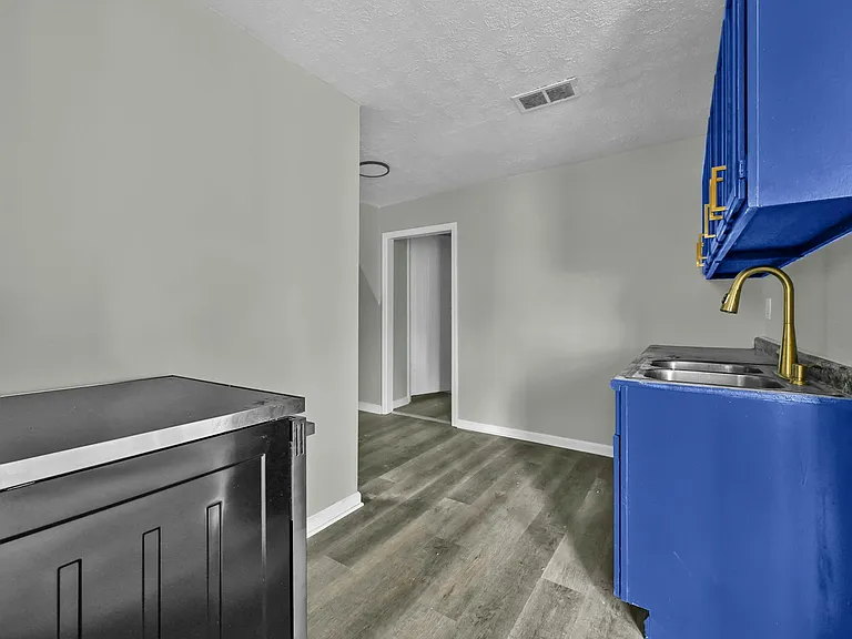 5008 McBride Ave — Photo 6