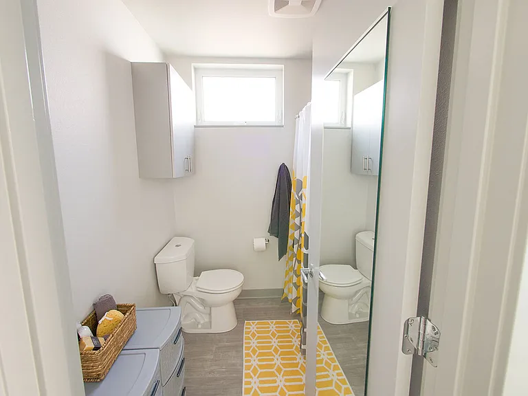 Fauntleroy Lofts - West Seattle Micros. 3-12 month leases. — Photo 3
