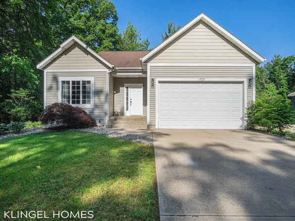 1725 Hansen St, Muskegon, MI 49445