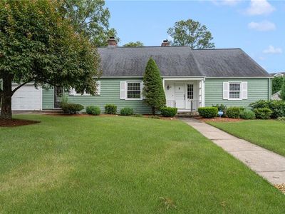 61 Applegate Rd, Cranston, RI, 02920
