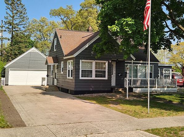 2226 Mills Ave