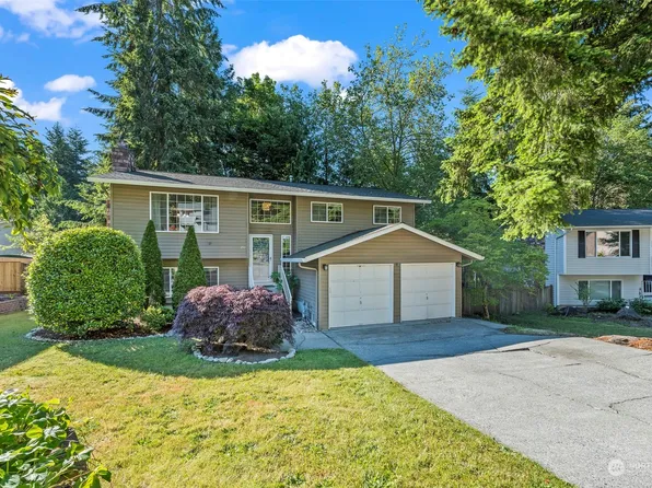 17111 Meadowdale Drive, Lynnwood, WA 98037