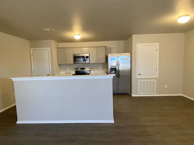 503A W Christopher Dr — Photo 5