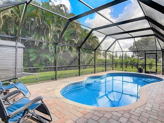 2nd image of 301 Myrtle Dr