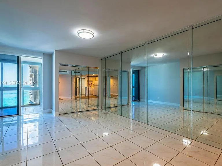 5401 Collins Ave #919 — Photo 3