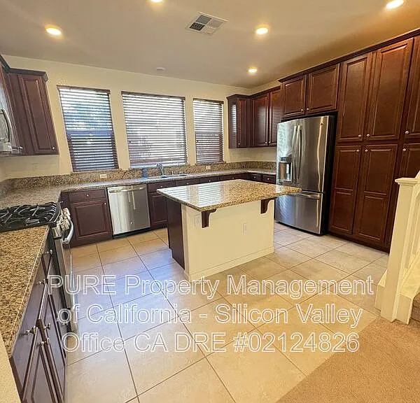 2712 Ferrara Cir — Photo 7