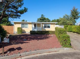 585 Myeena Loop, Florence, OR 97439