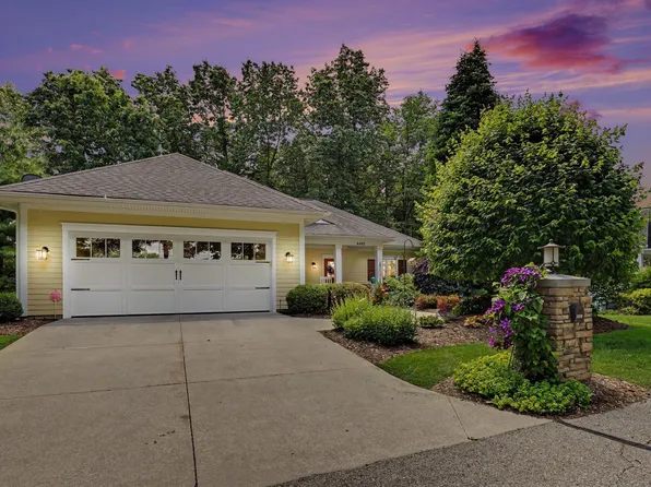 4492 Oak Arbor Dr NE, Grand Rapids, MI 49525