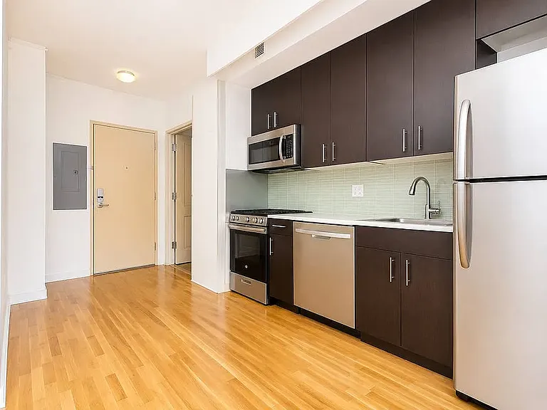 184 Noll St #2E — Photo 4