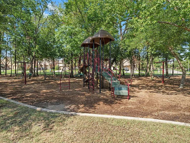 28134 Kudzu Dr — Photo 46