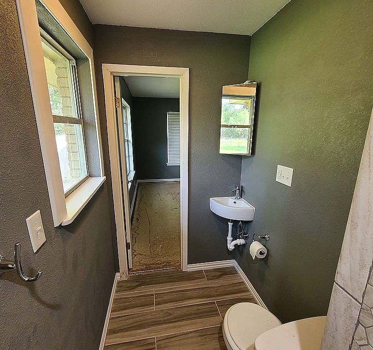 1st image of 3600 Austin Ave