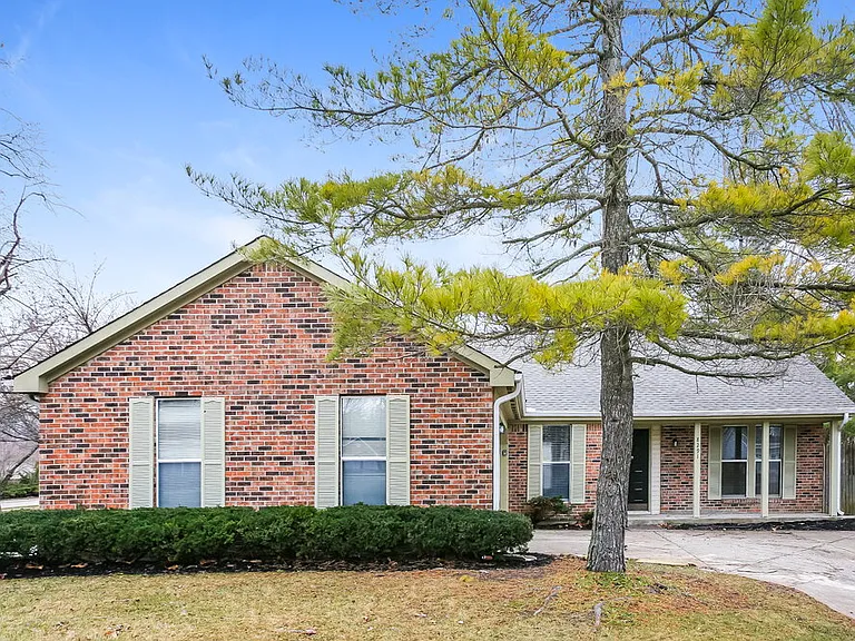 8291 Ontario Ln — Photo 1