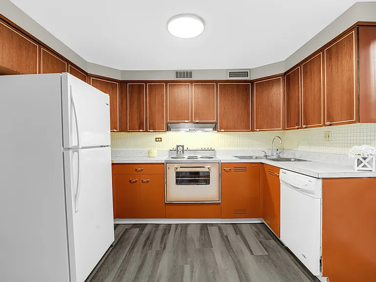 7101 W Foster Pl #B — Photo 6
