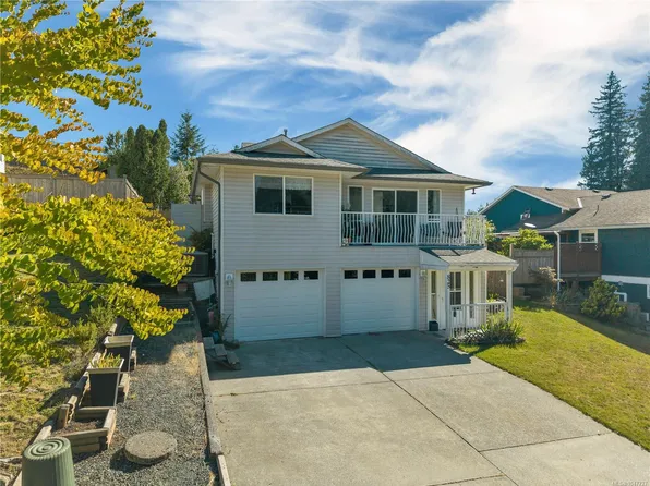 825 Pinecrest Rd, Campbell River, BC V9W 7N2