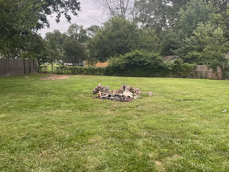 407 NE Main St — Photo 13