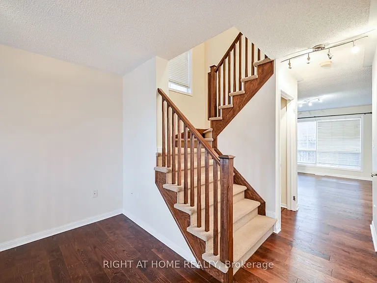 842 Luxton Dr — Photo 14