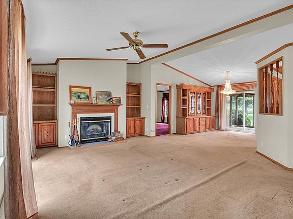 5th image of 425 County Road 1575 E