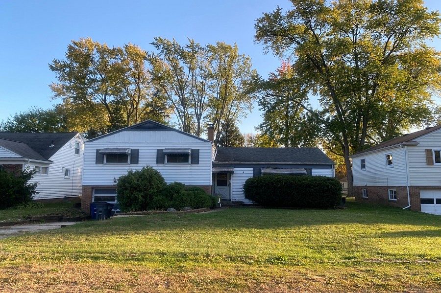 3243 Maeterlinck Ave Toledo Oh 43614 Zillow