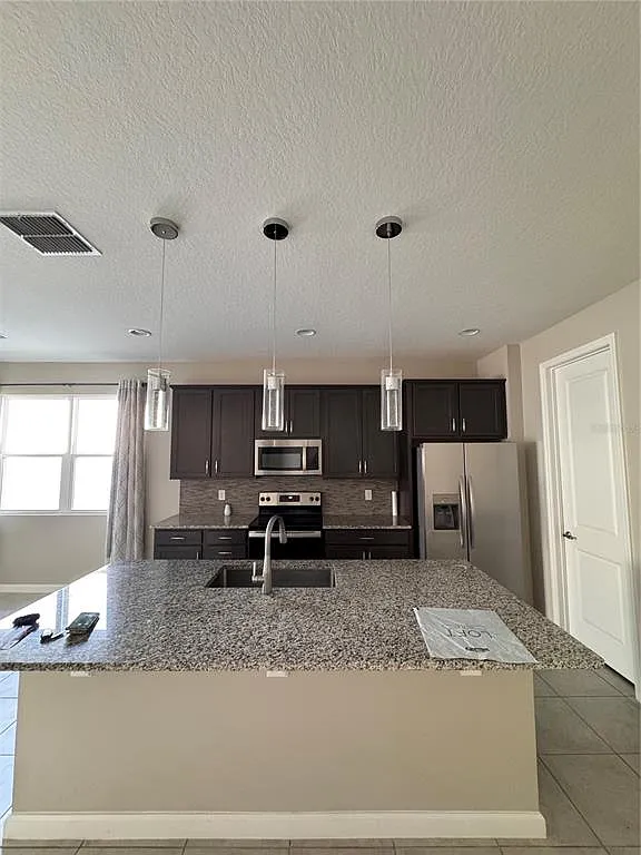 Building Photo - 541 Buchannan Dr