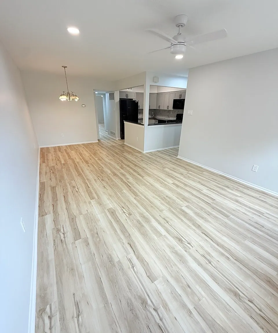 2 bed, 960 sqft, $1,800 — Photo 2