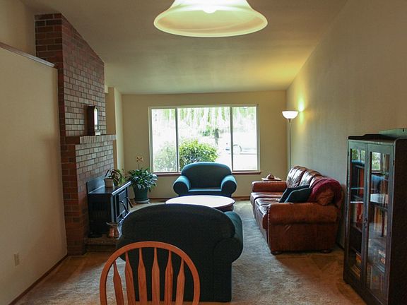 4th image of 14011 107th Avenue Ct E