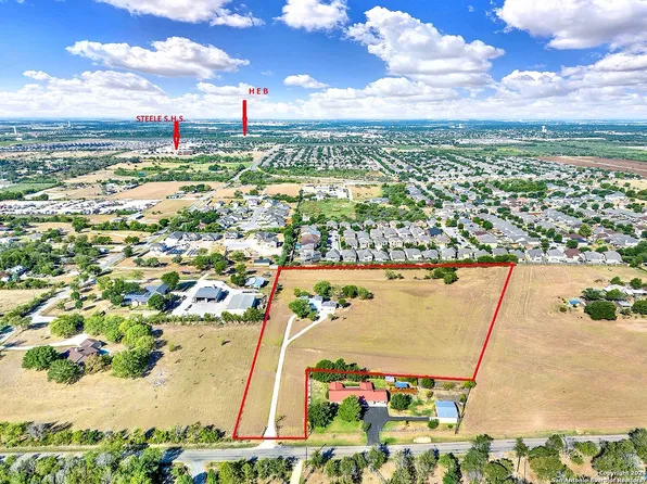 821 WEIL RD, Marion, TX 78124