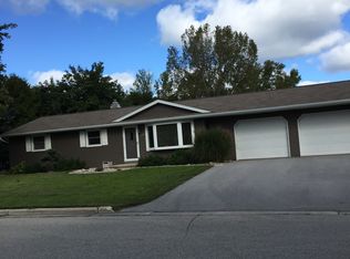 220 W Walnut Dr, Sturgeon Bay, WI 54235