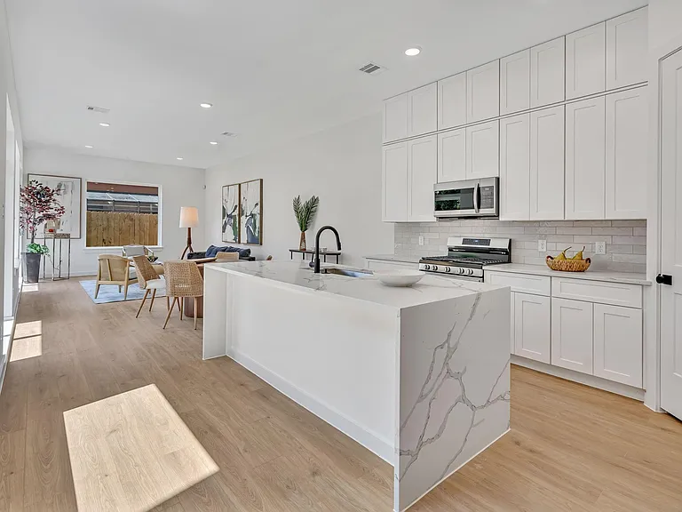 3620 Sauer St #B — Photo 10
