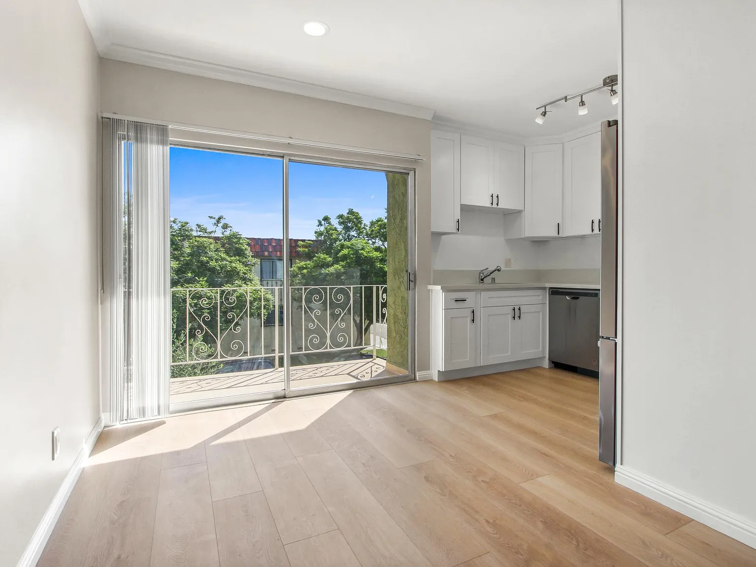 1 bed, 800 sqft, $2,595 — Photo 4