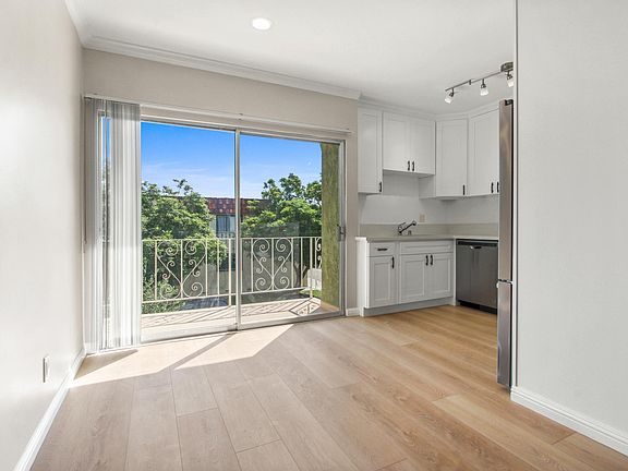 4th image of 3405 Veteran Ave #7