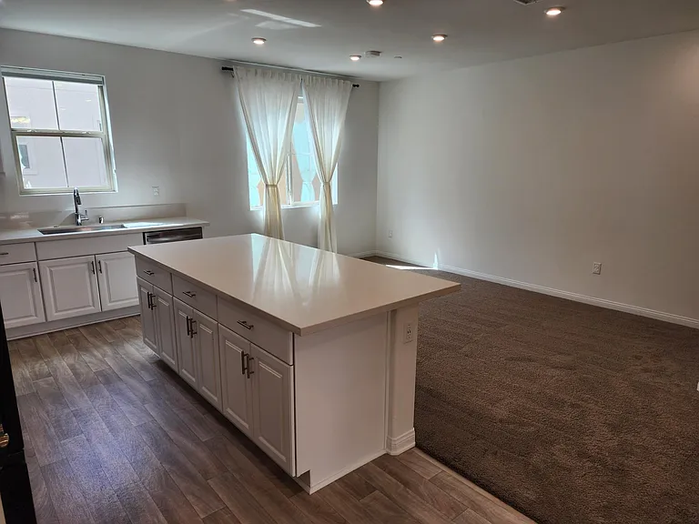 1528 Redbud Way — Photo 13