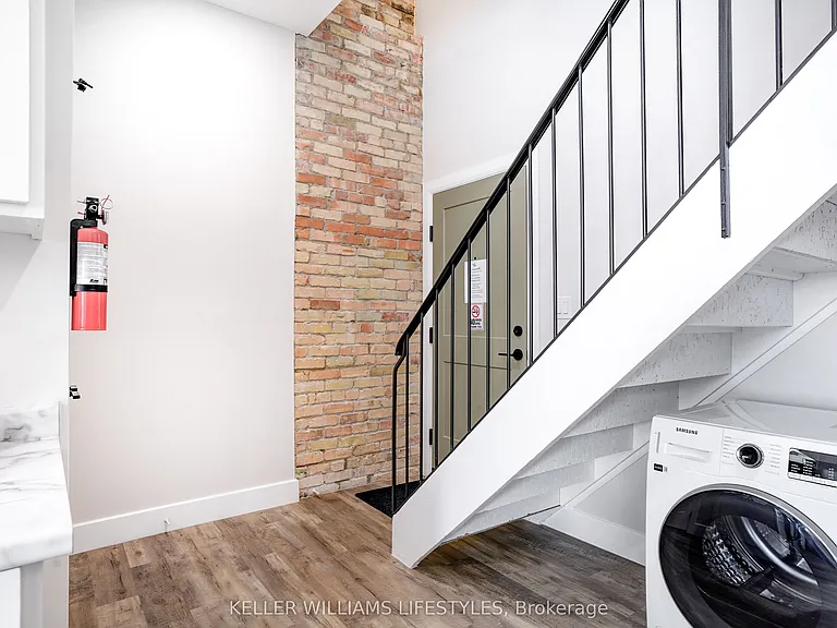 537 Talbot St #4 — Photo 11