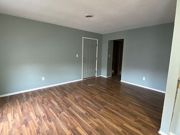5th image of 212 W Montgomery St