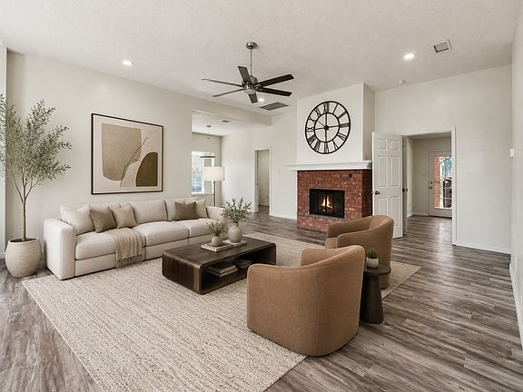 3rd image of 4002 Tropic Cir