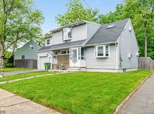 492 Raritan Rd, Roselle, NJ 07203